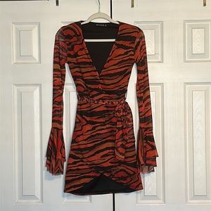 PrettyLittleThing Orange Zebra Print Mesh Flared Sleeve Tie Waist Dress. Size 6.
